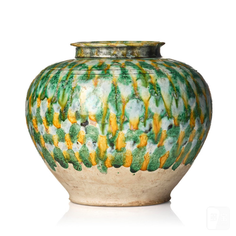 A sancai-glazed pottery jar,